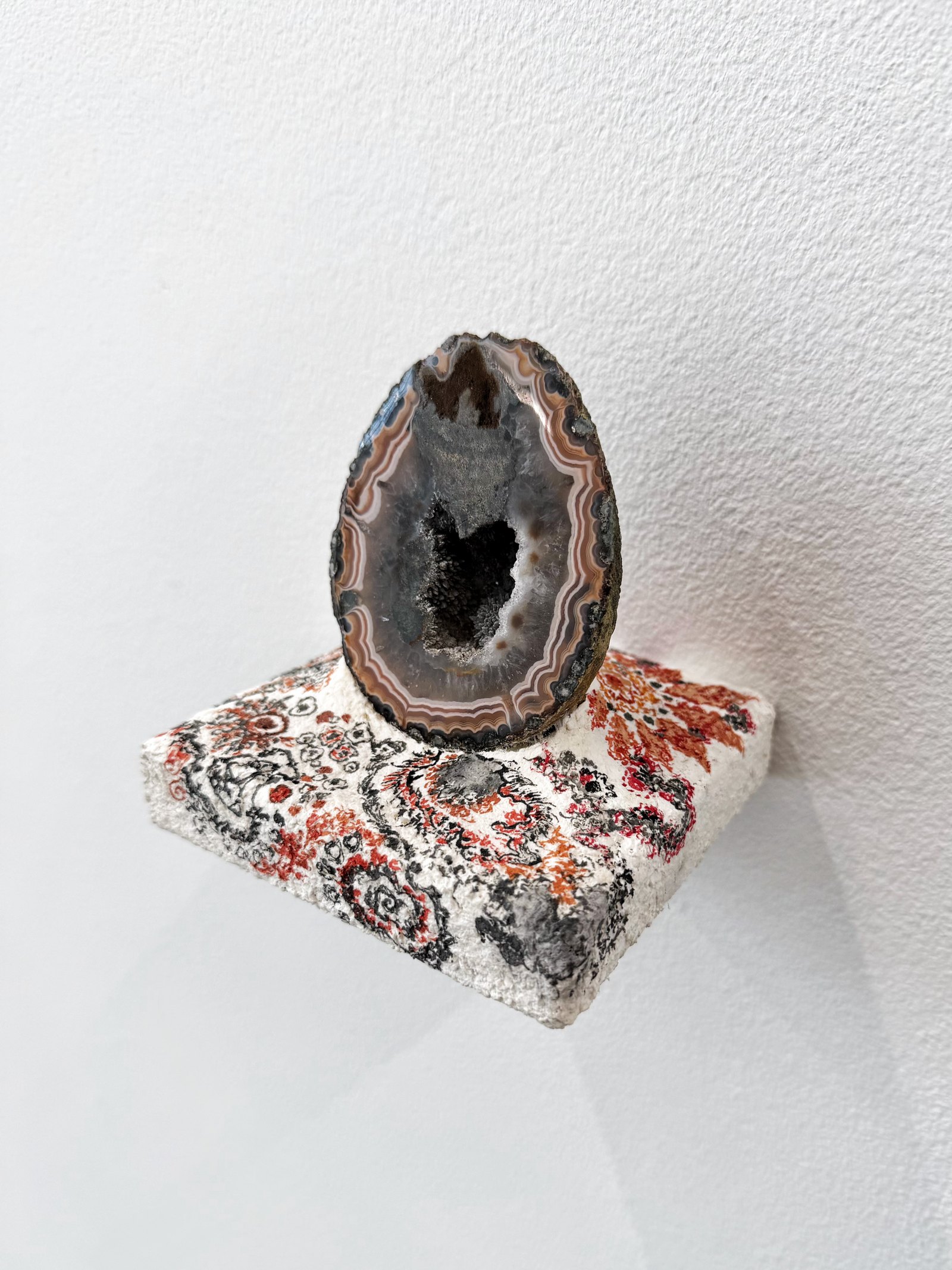 Held in Between — detail, photograph 05